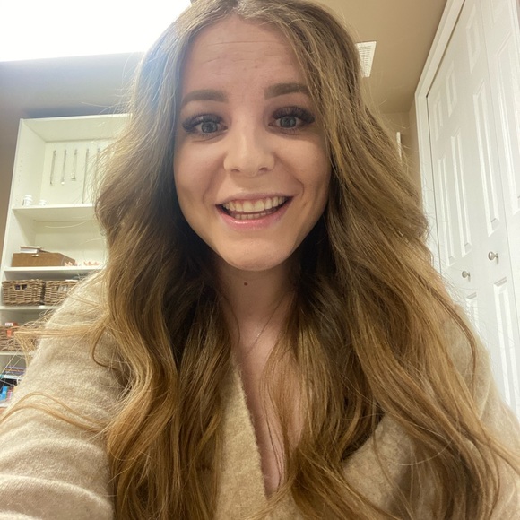 Meet your Posher, Abbey - Picture 1 of 1